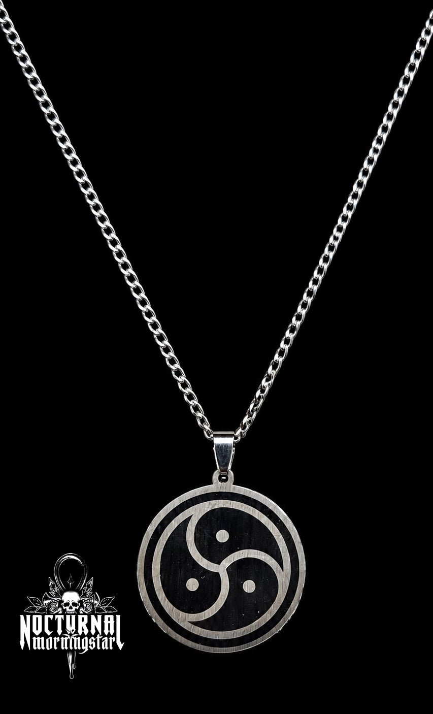 Rope Chain Triskelion Necklace